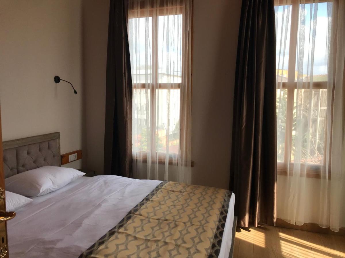 Mansion מלון