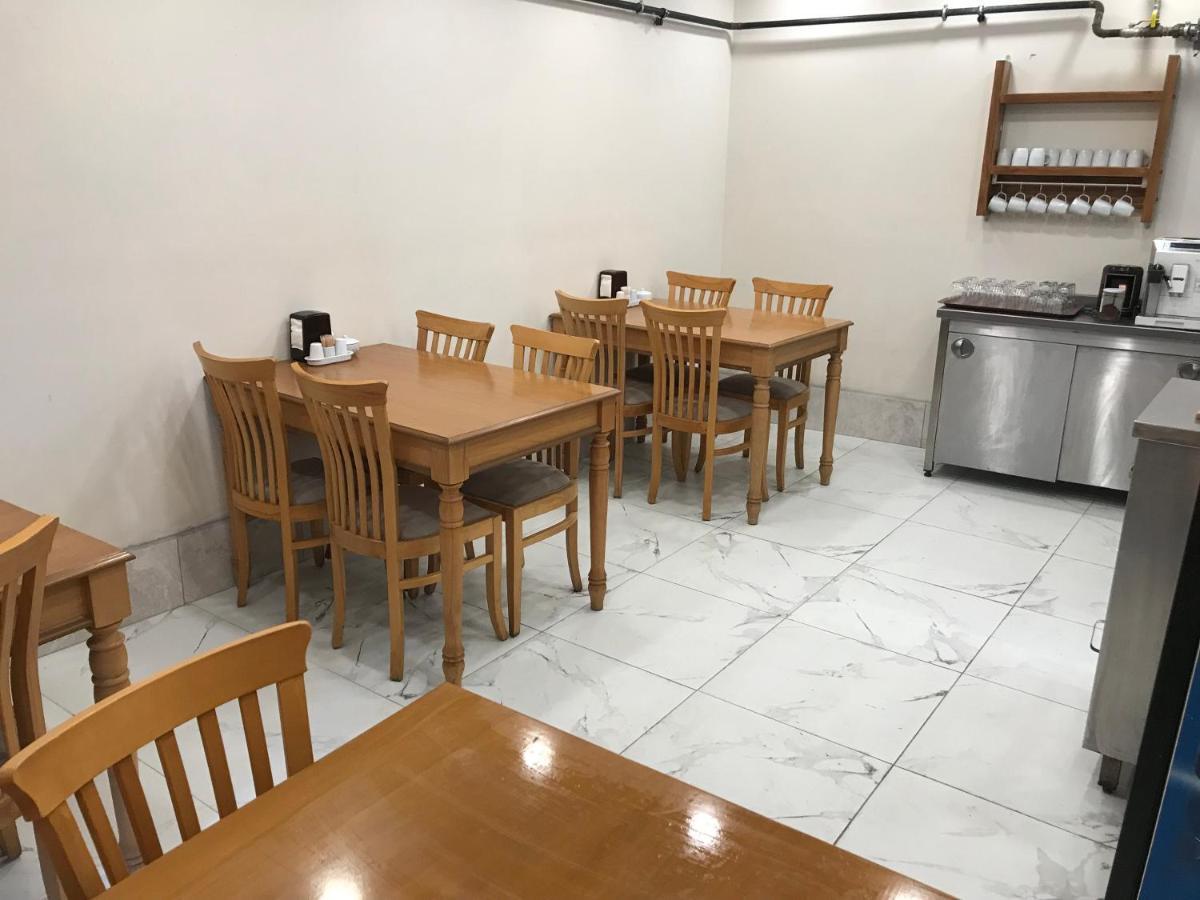 Mansion מלון